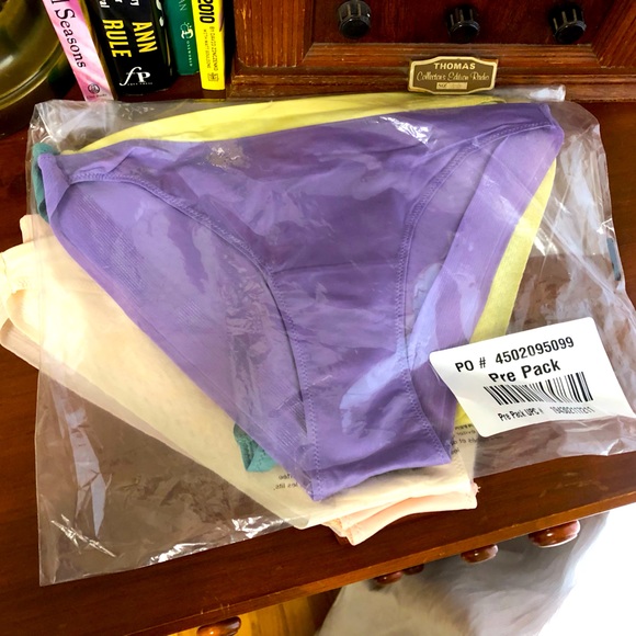 Soma Tell Tale Vanishing Edge Panties 9 Pairs - Picture 1 of 1